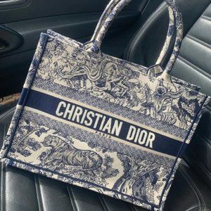 dior   Embroidered handbag